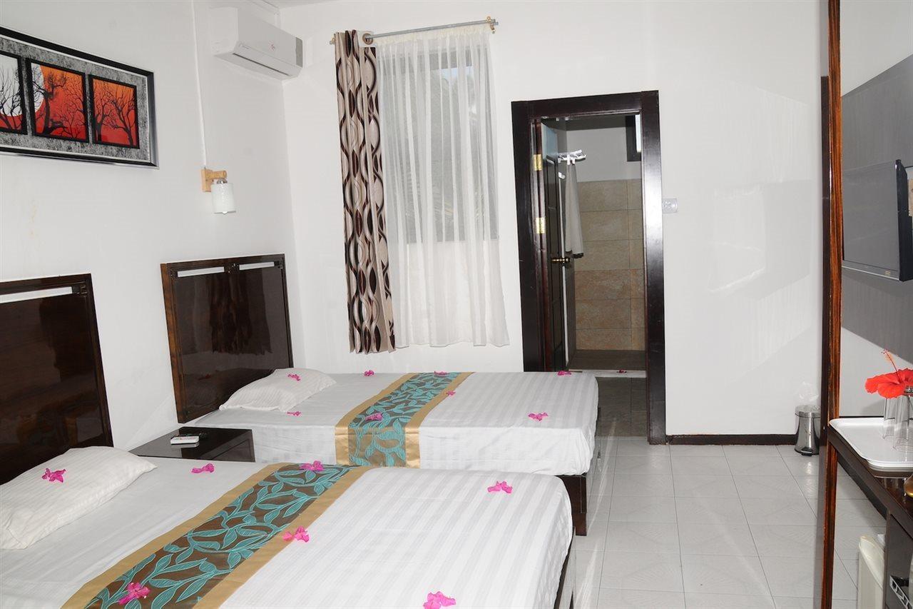 Manisa Hotel Flic en Flac Экстерьер фото