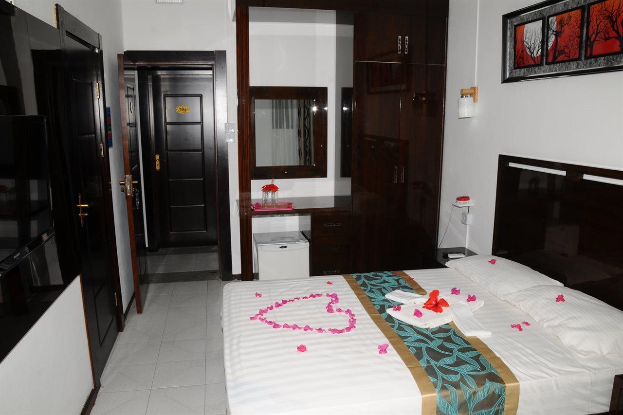 Manisa Hotel Flic en Flac Экстерьер фото