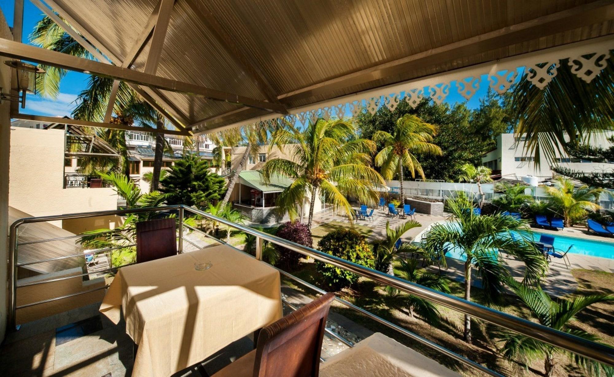 Manisa Hotel Flic en Flac Экстерьер фото