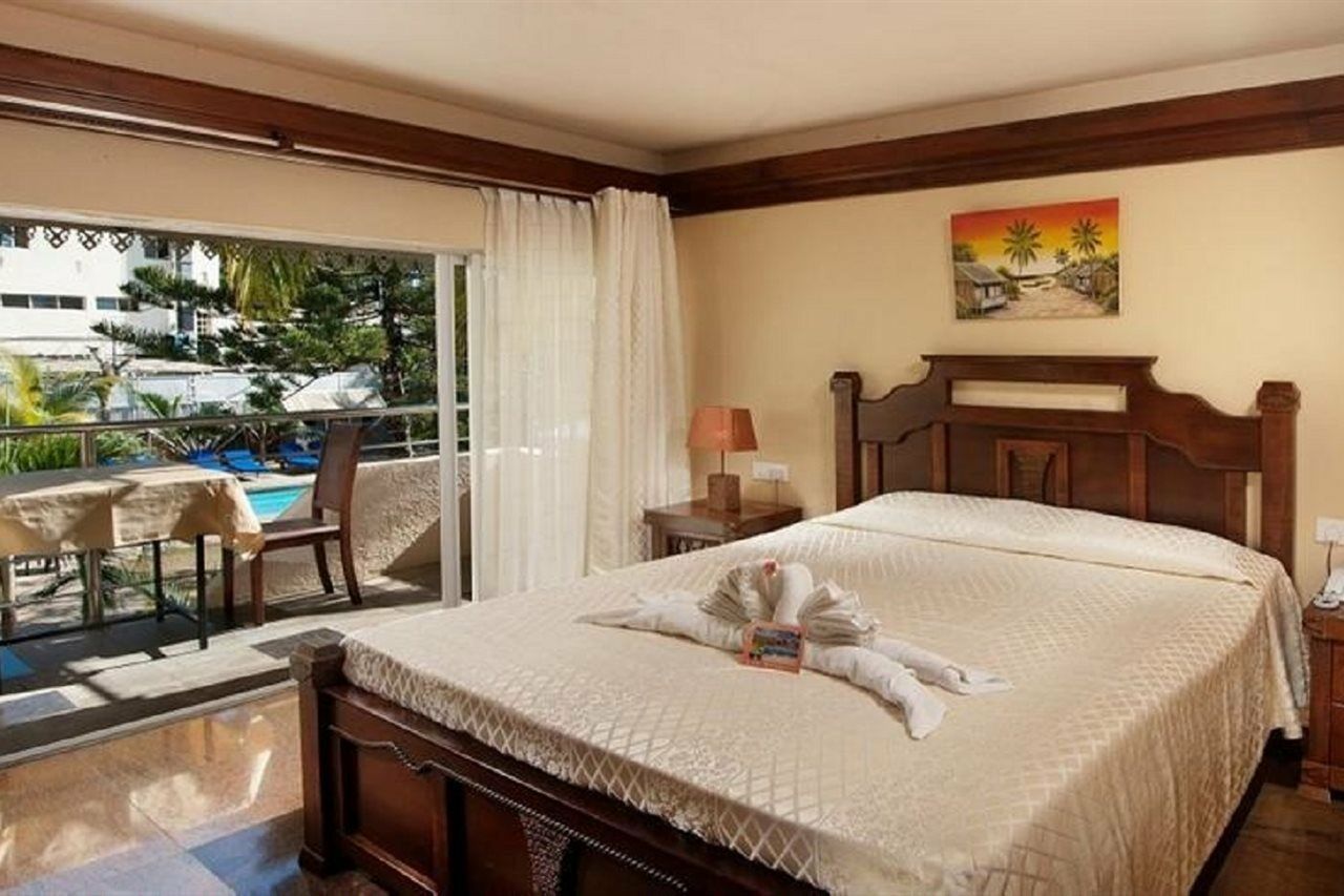 Manisa Hotel Flic en Flac Экстерьер фото